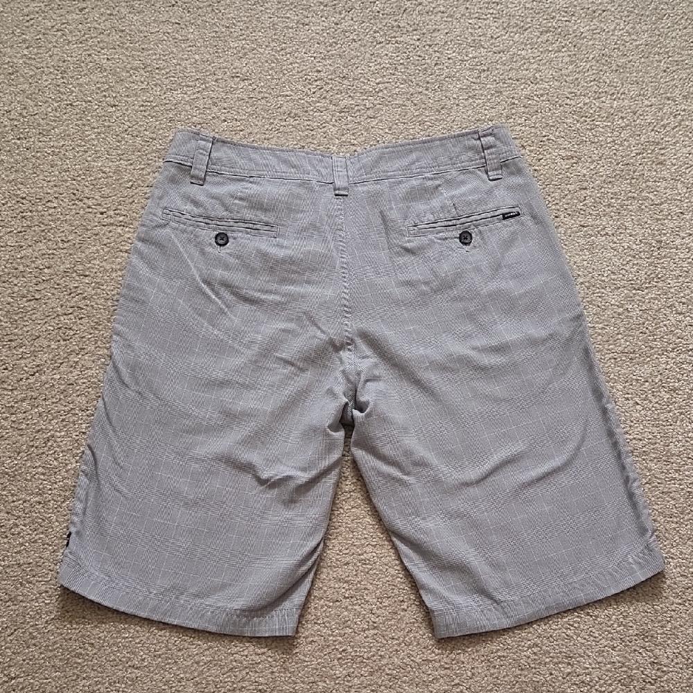 O'Neill Men's Gray Flat-Front Shorts - Picture 2 of 10
